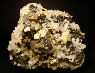 Peru/Ancash, Region/Bolognesi, Provinz/Huallanca, Distrikt/Huanzalá/Huanzalá Mine