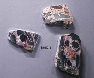 Tschechien/Liberecký kraj (Reichenberg)/Semily, Okres (Semil)/Leskau (Radostná pod Kozákovem)/Votrubec (Kosakow), Steinbruch