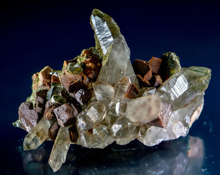 Spanien/Katalonien (Cataluña)/Girona, Provinz/Selva, Comarca/Arbúcies, Municipio/Pegmatite von Arbúcies/Aufschluss über der Autobahn (Tunel de Pigot)