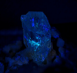 Quarz mit Einschlüssen