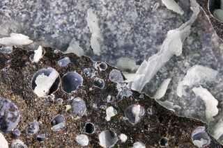 Belgien/Wallonie/Hennegau (Hainaut; Henegouwen), Provinz/Charleroi, Bezirk/Charleroi/Montignies-sur-Sambre, Schlackenfundstelle