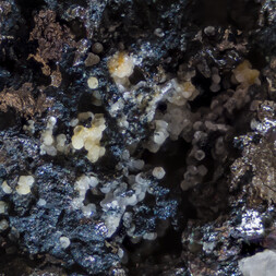 Tschechien/Karlovarský kraj (Karlsbad)/Sokolov, Okres (Falkenau)/Horní Slavkov, Obec (Schlaggenwald, Gemeinde)/Krásno, Město (Schönfeld)/Huberstock (Hubr; Huber open pit; Hubský peň)