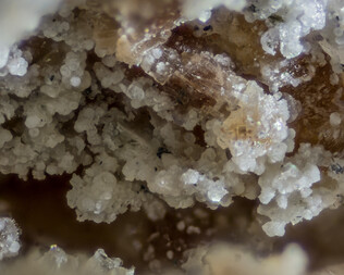 Tschechien/Karlovarský kraj (Karlsbad)/Sokolov, Okres (Falkenau)/Horní Slavkov, Obec (Schlaggenwald, Gemeinde)/Krásno, Město (Schönfeld)/Huberstock (Hubr; Huber open pit; Hubský peň)