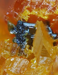 China/Hunan, Provinz/Changde, Präfektur/Shimen, Kreis/Jiepaiyu As-Lagerstätte/Jiepaiyu Mine (Shimen Mine; Realgar Mine)