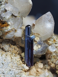 Schweiz/Wallis, Kanton/Goms, Bezirk/Binntal/Binn/Feldbach/mittleres Feldbachtal/Calcitkluft im Feldbach