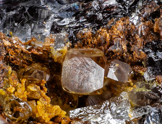 Frankreich/Auvergne-Rhône-Alpes, Région/Allier, Département/Montluçon, Arrondissement/Echassières/Les Montmins (Sainte Barbe filon)