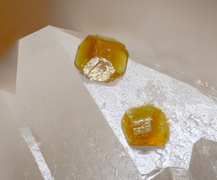 Frankreich/Auvergne-Rhône-Alpes, Région/Allier, Département/Montluçon, Arrondissement/Echassières/Les Montmins (Sainte Barbe filon)