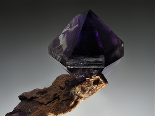 Kasachstan/Zhambyl, Oblysy (Dzhambul, Jambyl)/Moiynkum, Distrikt/Sary Shagan Amethyst Vorkommen (Preozersk)