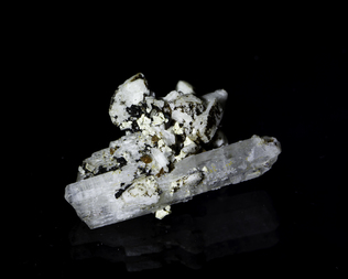 Kanada/Québec, Provinz/Montérégie, Region/La Vallée-du-Richelieu RCM/Mont Saint-Hilaire/Poudrette Quarry (Demix Quarry; Uni-Mix Quarry; Desourdy Quarry)