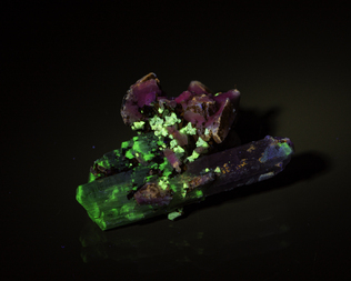 Kanada/Québec, Provinz/Montérégie, Region/La Vallée-du-Richelieu RCM/Mont Saint-Hilaire/Poudrette Quarry (Demix Quarry; Uni-Mix Quarry; Desourdy Quarry)