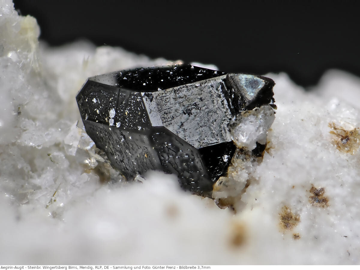 Mineralatlas Lexikon - Bildanzeige - Aegirin-Augit